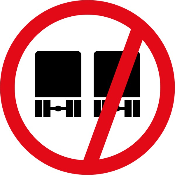 R215 – Overtaking Prohibited For Heavy Vehicles